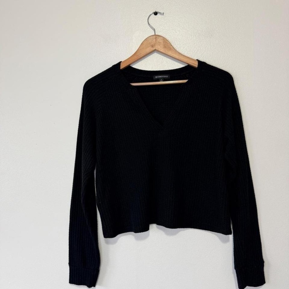Beyond Yoga Black Waffle Knit V Neck‎ Long Sleeve Crop Top Women's Size S